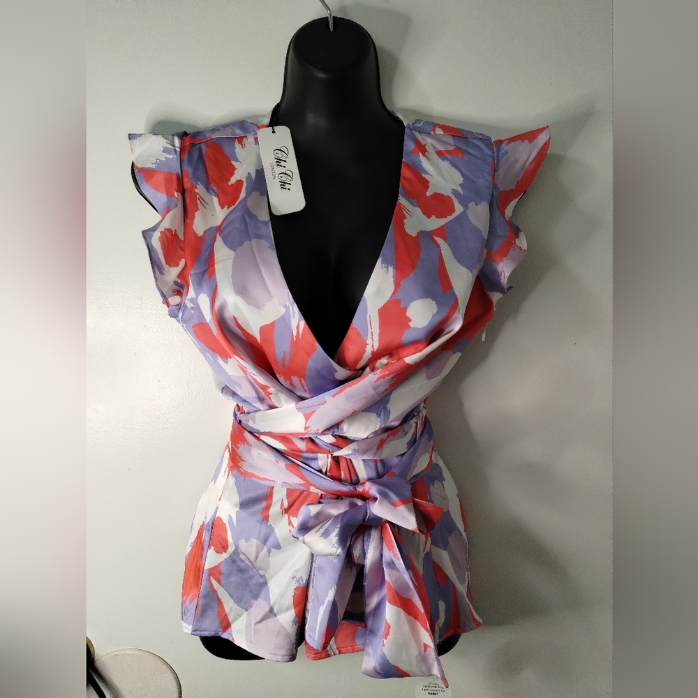 Chi Chi London Contrast Graphic Print‎ Top with Tie Detail in Multi